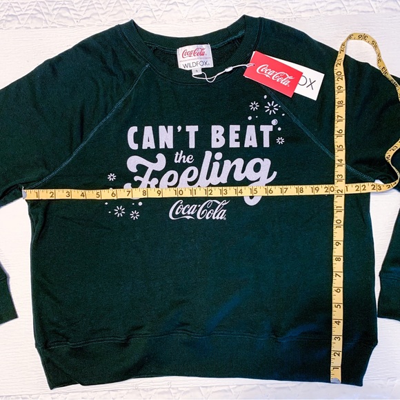 nwt Wildfox x Coca Cola Can’t Beat The Feeling Christmas Sweatshirt Green Small - Picture 5 of 13